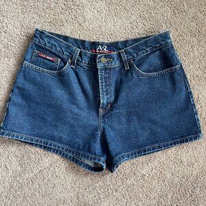 Vintage Arizona Mid Rise Blue Jean MOM Shorts Denim 90s Y2K Womens Size 10/30
